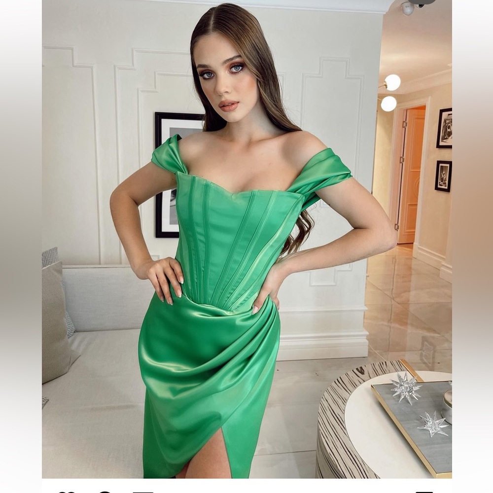 Neiman Marcus Gigii's Jasmin Dress (green) 💚• medium • MSRP $516 NWOT